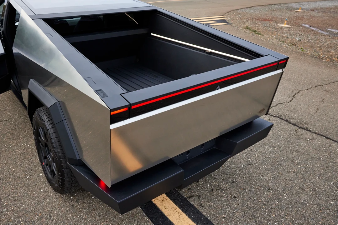 2024 Tesla Cybertruck - Image 25 of 31