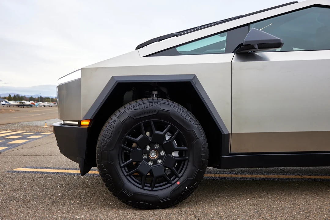 2024 Tesla Cybertruck - Image 19 of 31