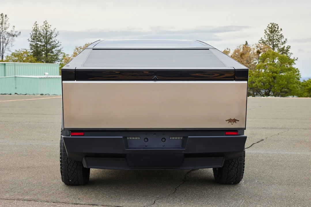 2024 Tesla Cybertruck - Image 10 of 31