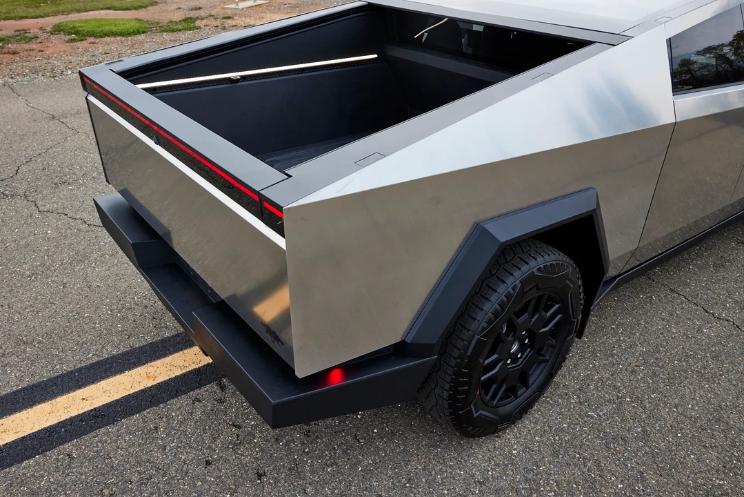 2024 Tesla Cybertruck - Image 26 of 31