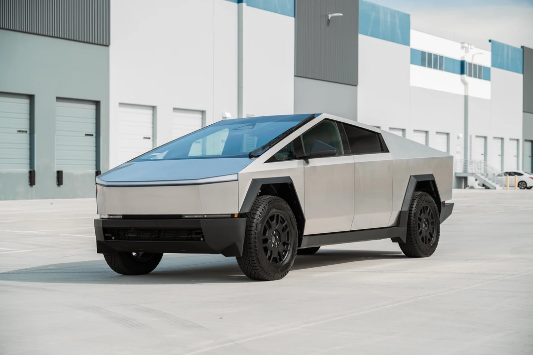 2024 Tesla Cybertruck - Image 2 of 6