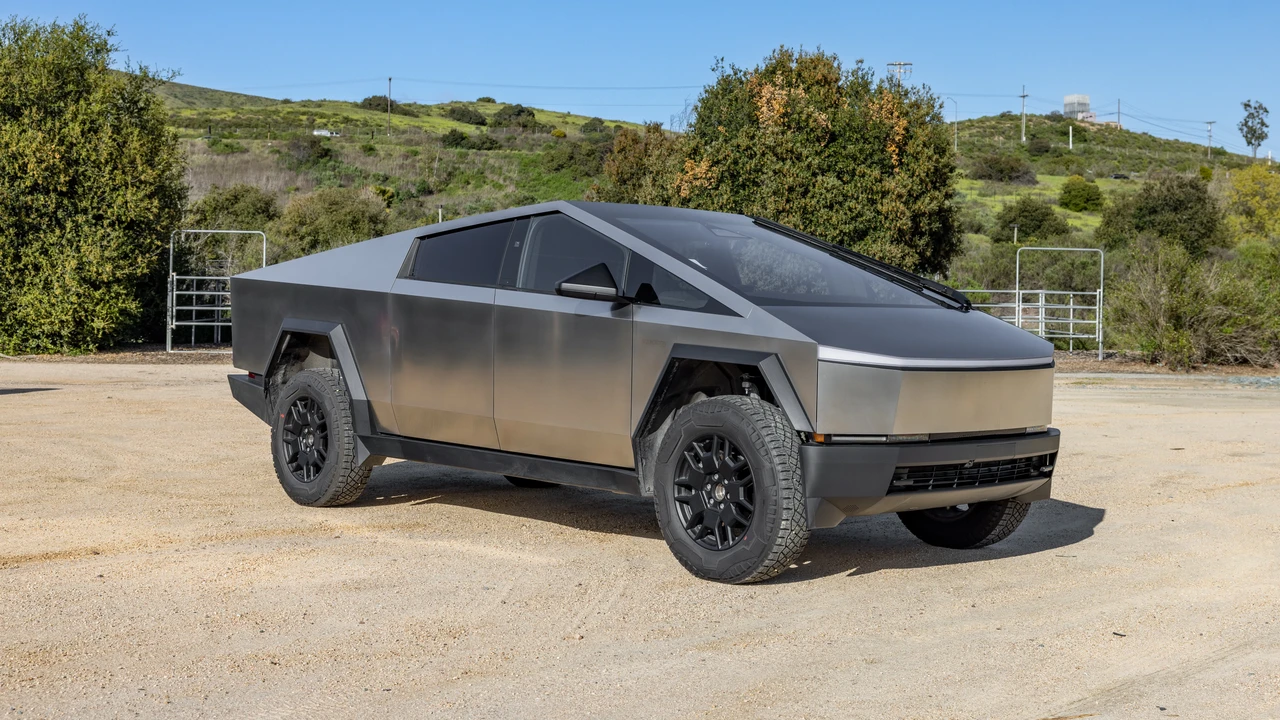 2024 Tesla Cybertruck - Image 4 of 31