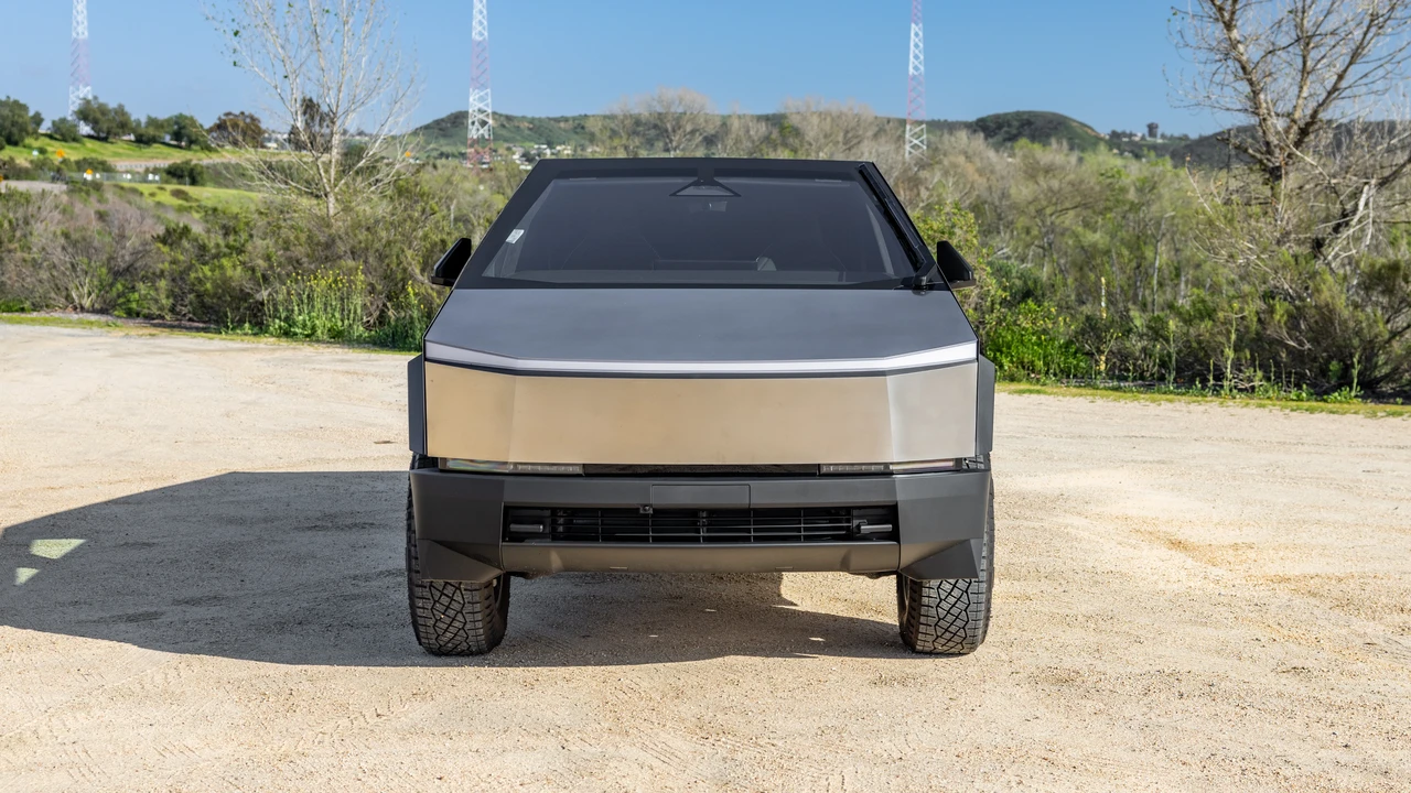 2024 Tesla Cybertruck - Image 3 of 31