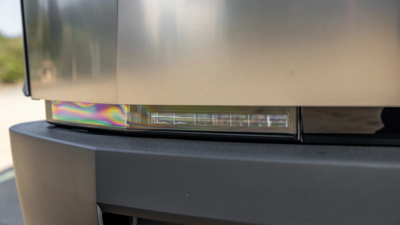 2024 Tesla Cybertruck - Image 23 of 31