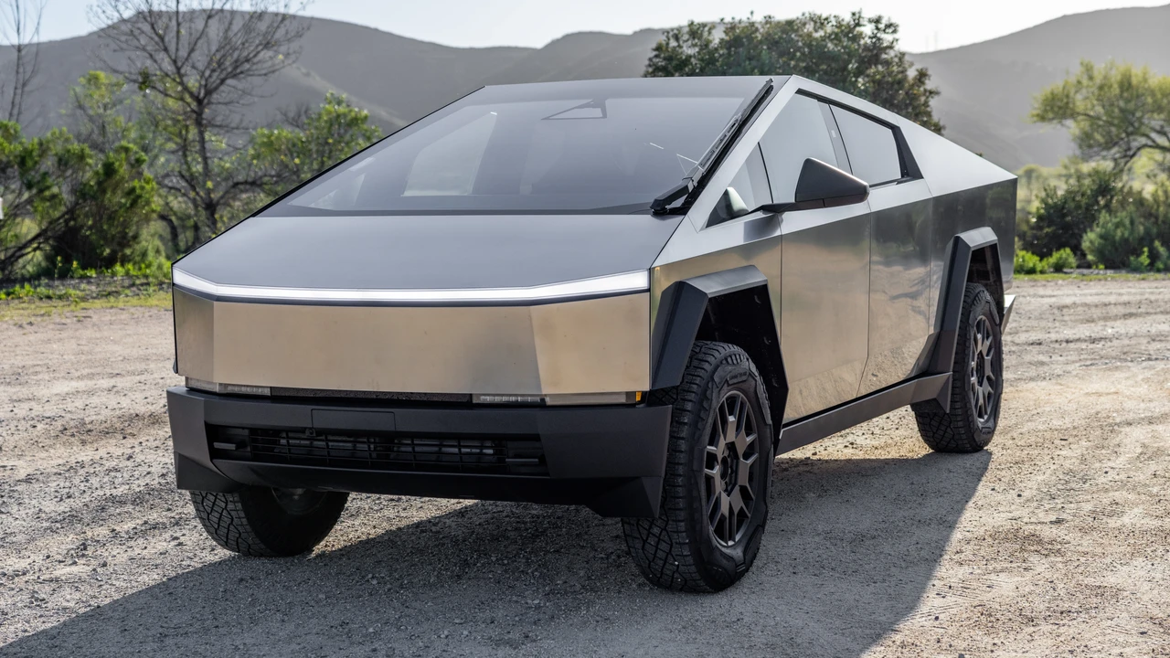 2024 Tesla Cybertruck - Image 14 of 31