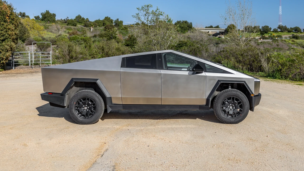 2024 Tesla Cybertruck - Image 5 of 31