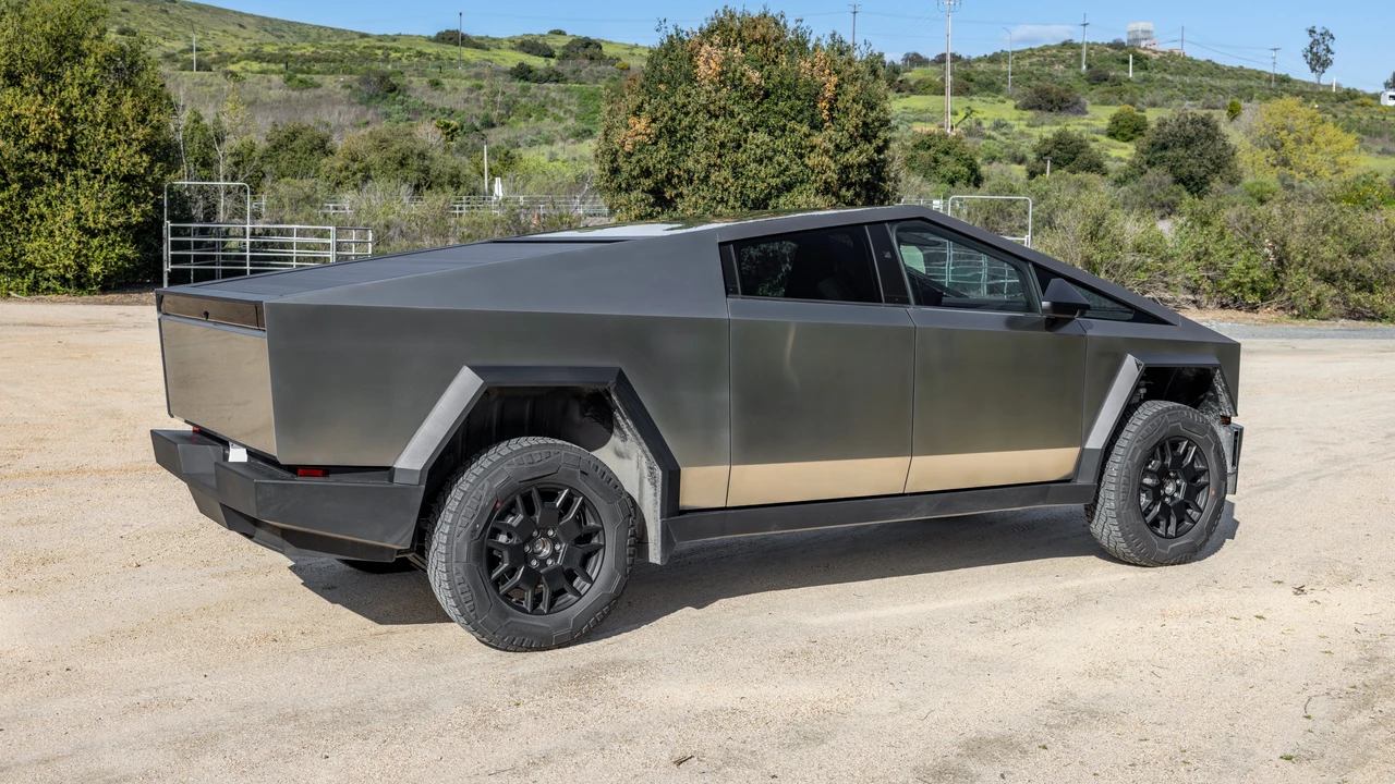 2024 Tesla Cybertruck - Image 6 of 31