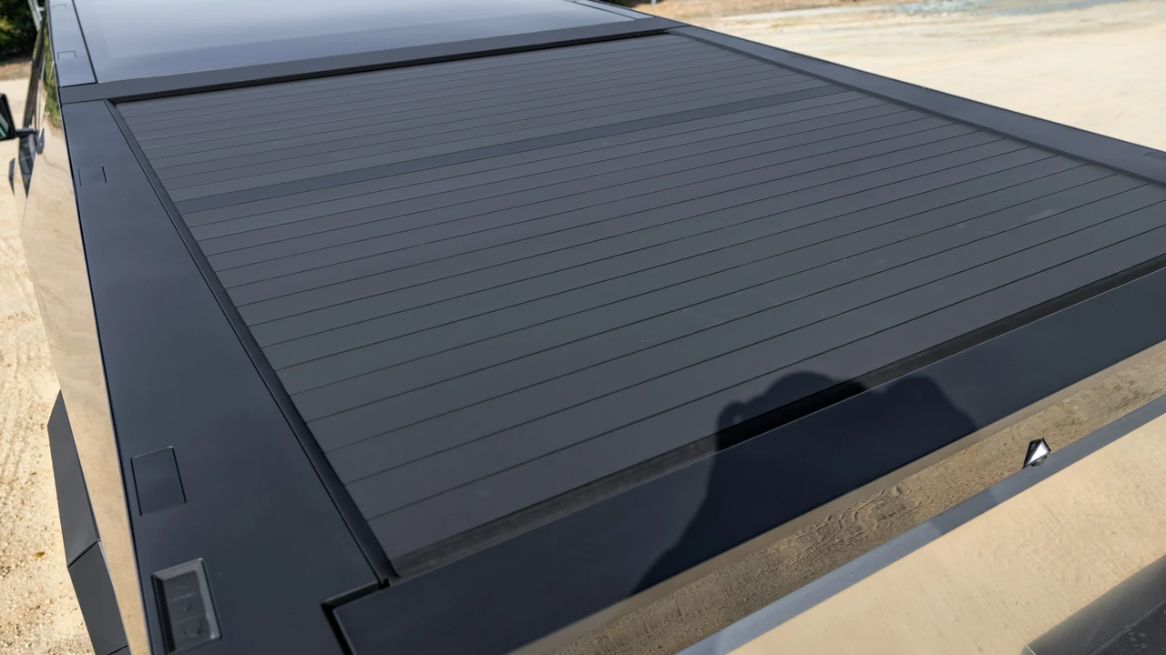 2024 Tesla Cybertruck - Image 16 of 31