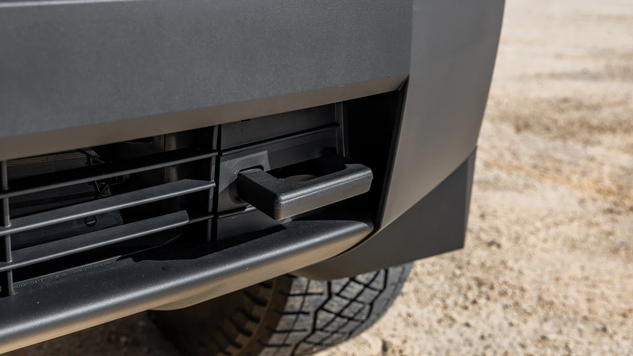 2024 Tesla Cybertruck - Image 27 of 31