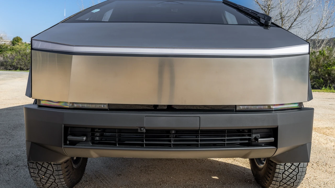 2024 Tesla Cybertruck - Image 21 of 31
