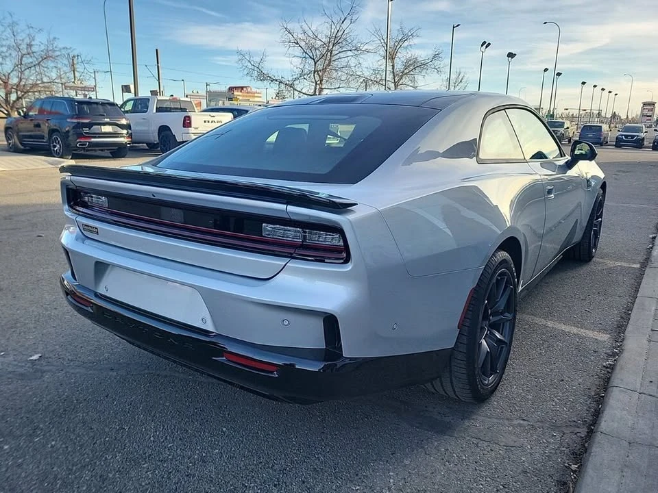 2024 Dodge Charger 8th Gen - Image 4 of 19