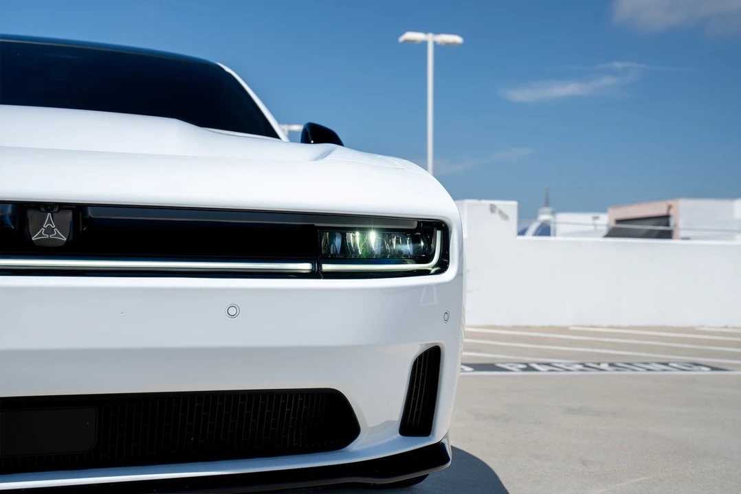 2024 Dodge Charger 8th Gen - Image 27 of 31