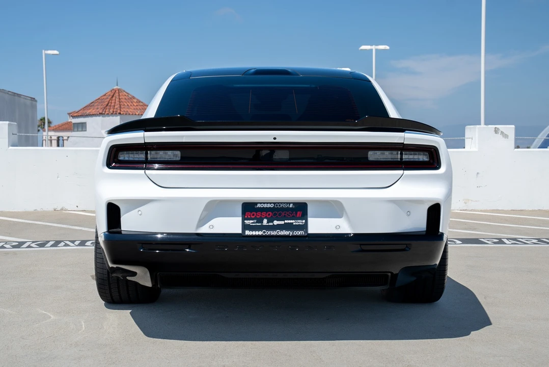 2024 Dodge Charger 8th Gen - Image 12 of 31