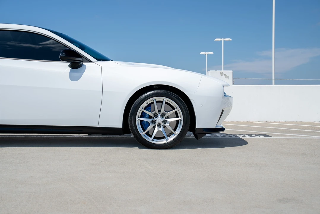 2024 Dodge Charger 8th Gen - Image 21 of 31