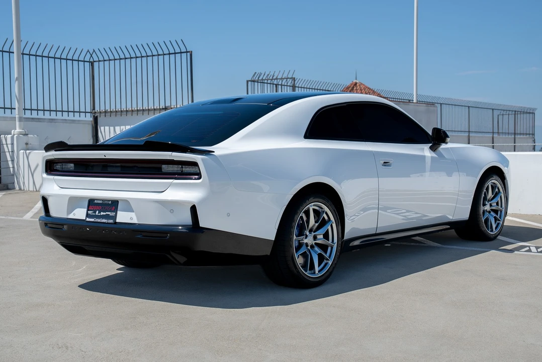 2024 Dodge Charger 8th Gen - Image 16 of 31