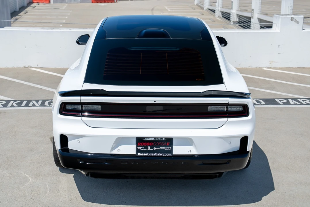 2024 Dodge Charger 8th Gen - Image 13 of 31