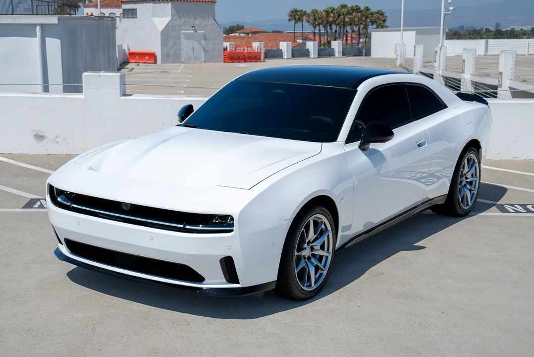 2024 Dodge Charger 8th Gen - Image 4 of 31