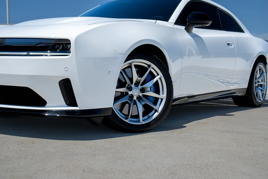 2024 Dodge Charger 8th Gen - Image 2 of 31