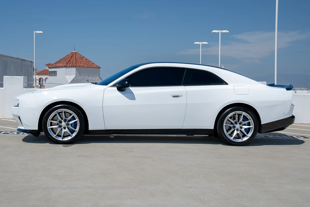 2024 Dodge Charger 8th Gen - Image 6 of 31