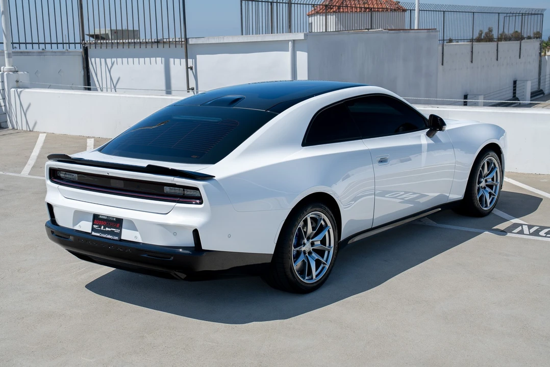 2024 Dodge Charger 8th Gen - Image 17 of 31