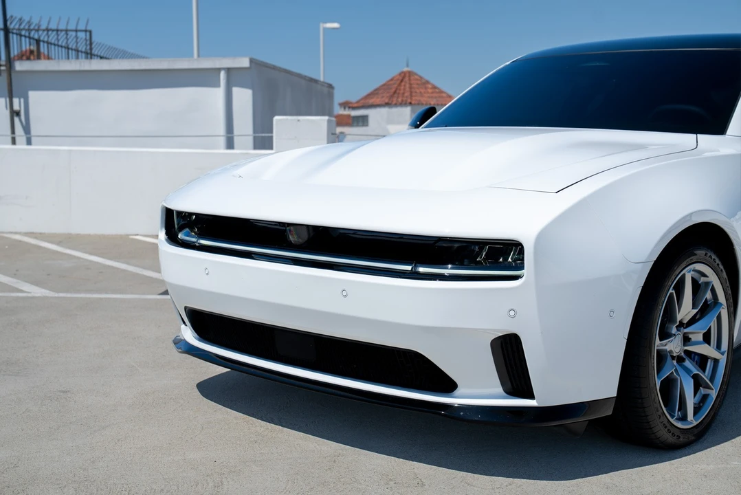 2024 Dodge Charger 8th Gen - Image 5 of 31