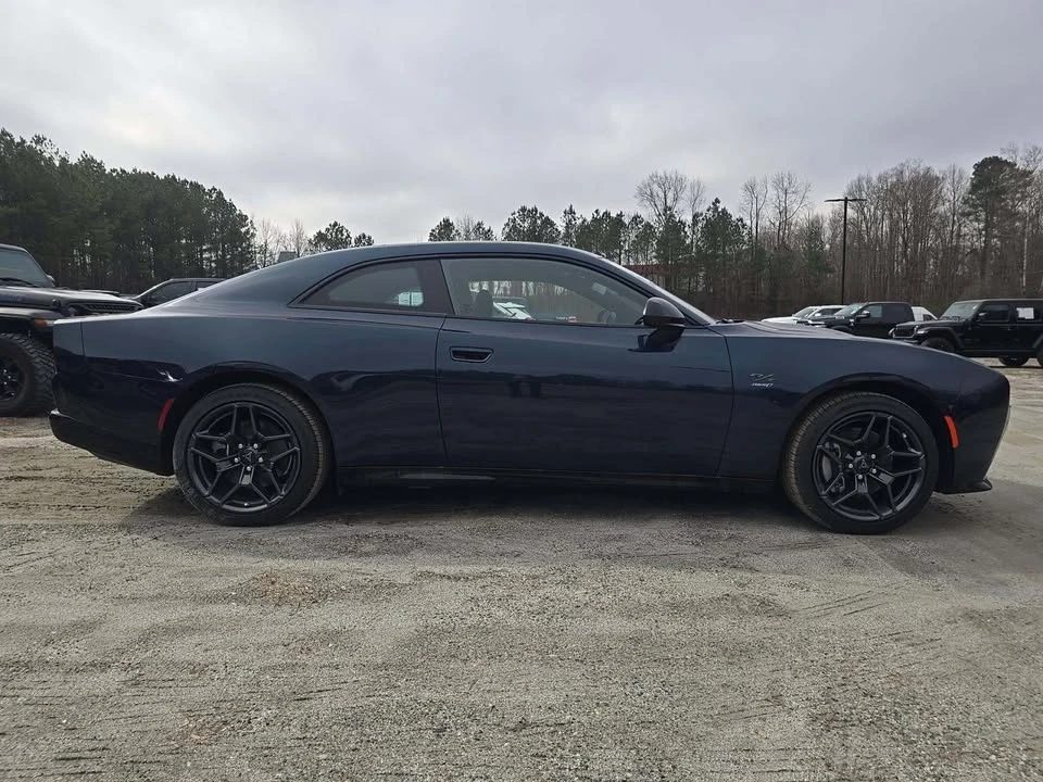 2024 Dodge Charger 8th Gen - Image 2 of 10