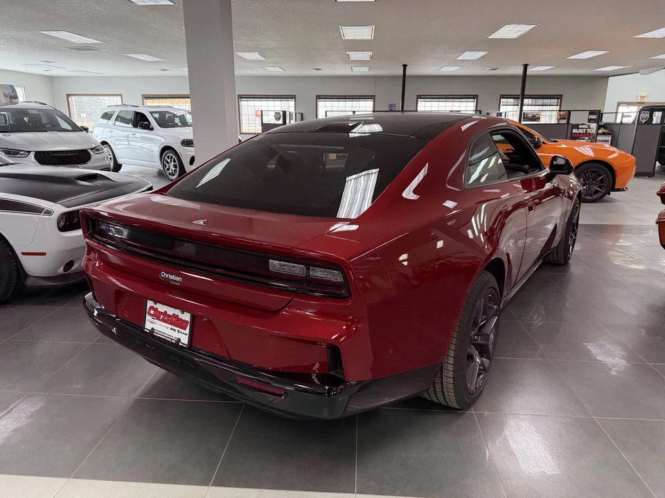 2024 Dodge Charger 8th Gen - Image 5 of 21