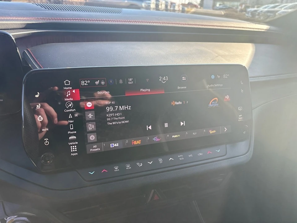 2024 Dodge Charger 8th Gen - Image 10 of 12