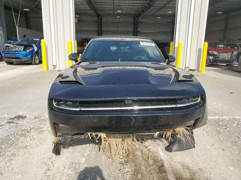 2024 Dodge Charger 8th Gen - Image 5 of 12