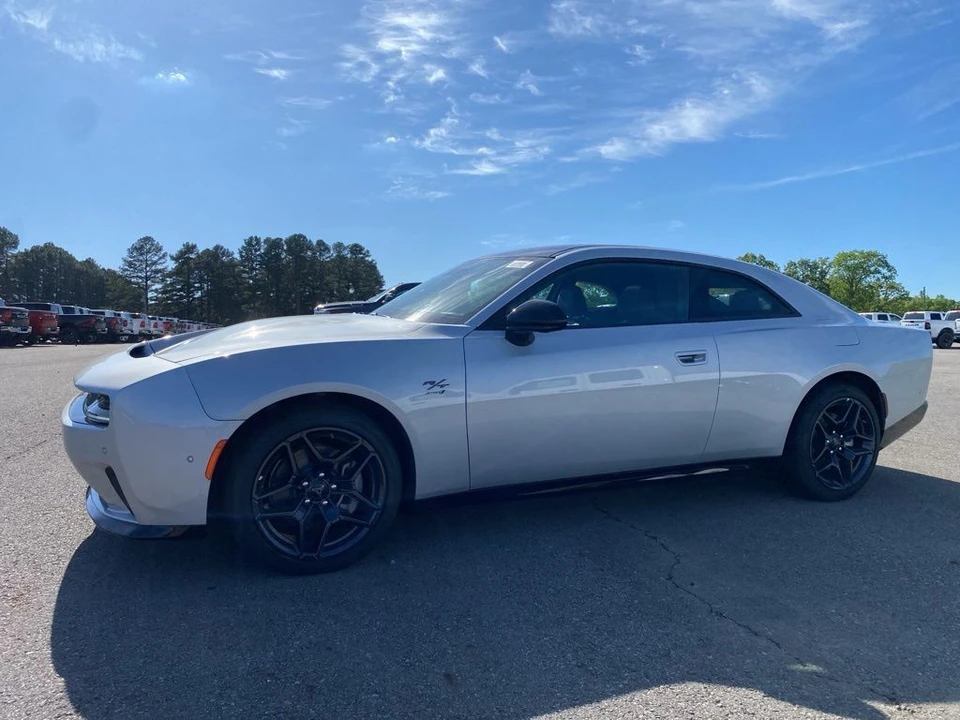 2024 Dodge Charger 8th Gen - Image 3 of 12