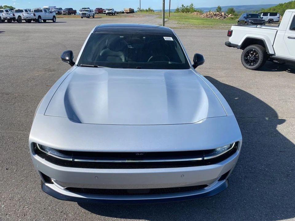 2024 Dodge Charger 8th Gen - Image 11 of 12