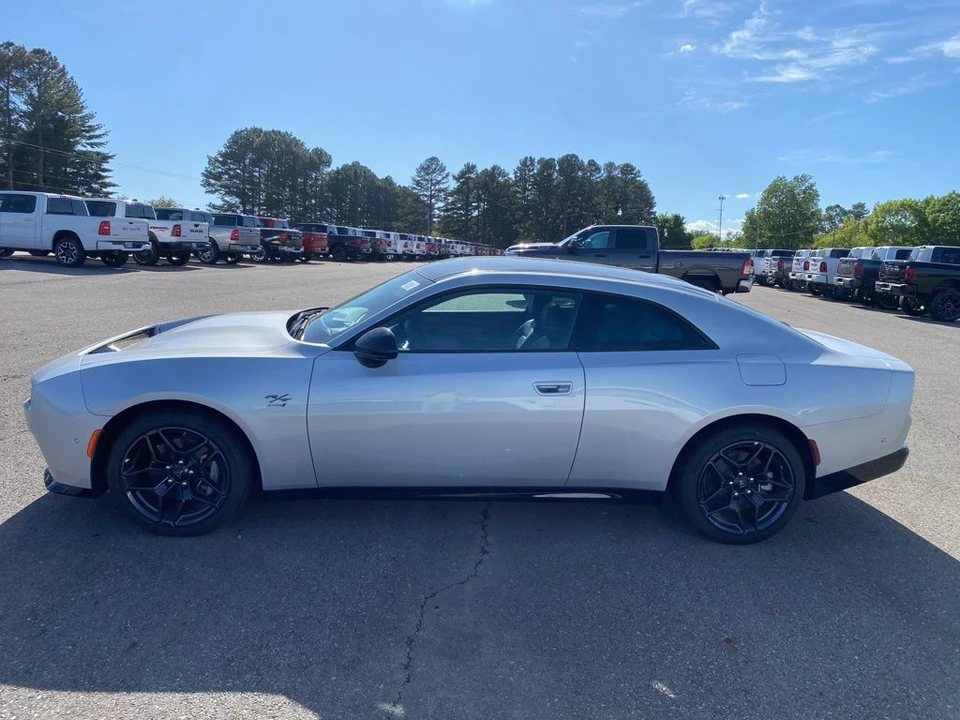 2024 Dodge Charger 8th Gen - Image 6 of 12