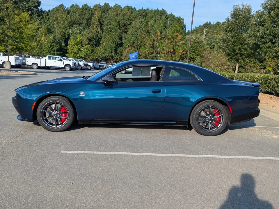 2024 Dodge Charger 8th Gen - Image 7 of 12