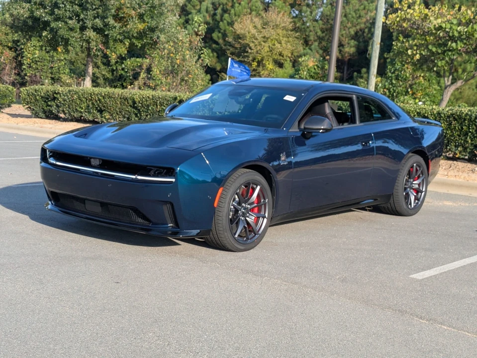 2024 Dodge Charger 8th Gen - Image 8 of 12