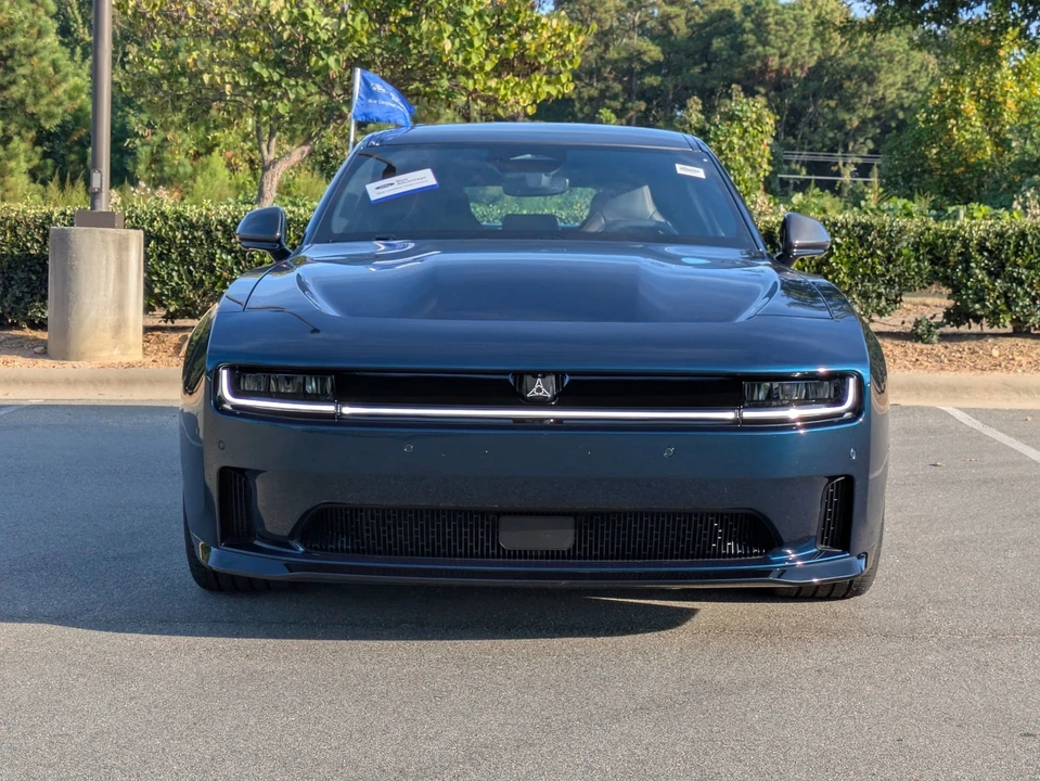 2024 Dodge Charger 8th Gen - Image 9 of 21