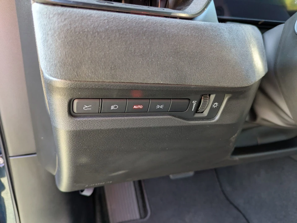 2024 Dodge Charger 8th Gen - Image 18 of 21