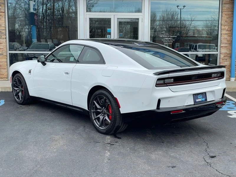 2024 Dodge Charger 8th Gen - Image 11 of 12