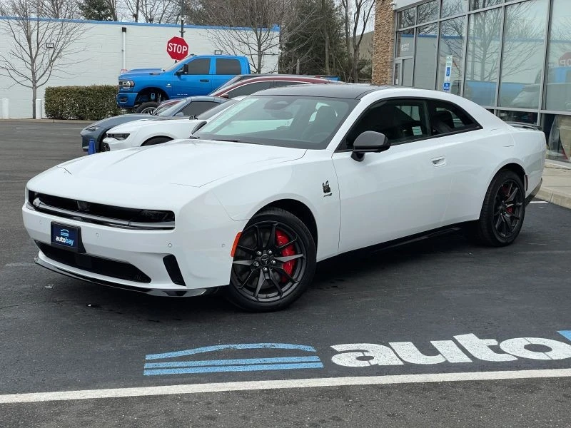 2024 Dodge Charger 8th Gen - Image 9 of 12