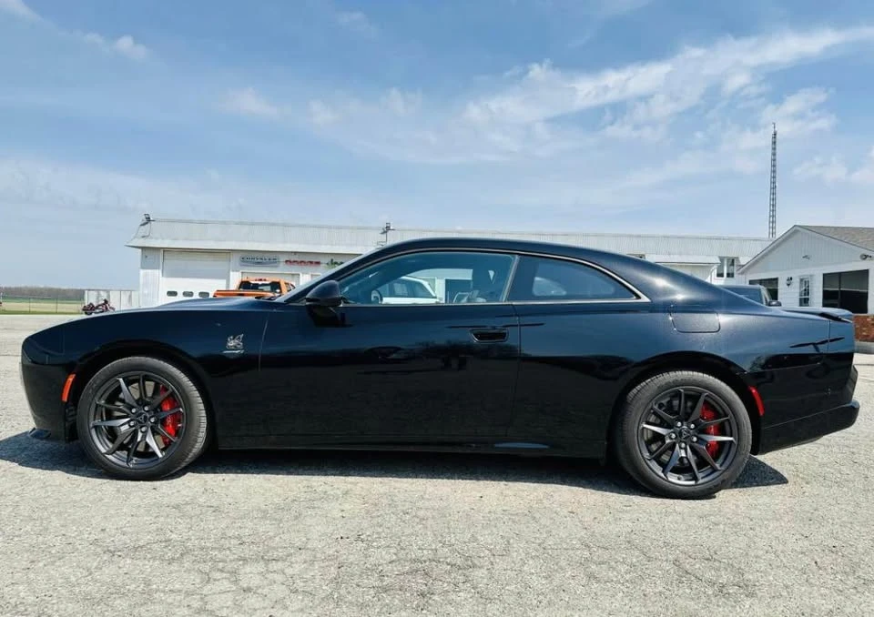 2024 Dodge Charger Daytona 8th Gen - Image 7 of 15