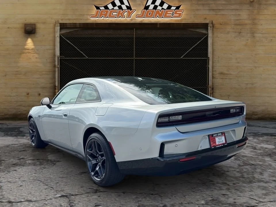 2024 Dodge Charger Daytona 8th Gen - Image 6 of 20