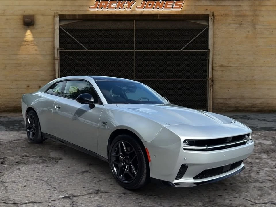2024 Dodge Charger Daytona 8th Gen - Image 12 of 20