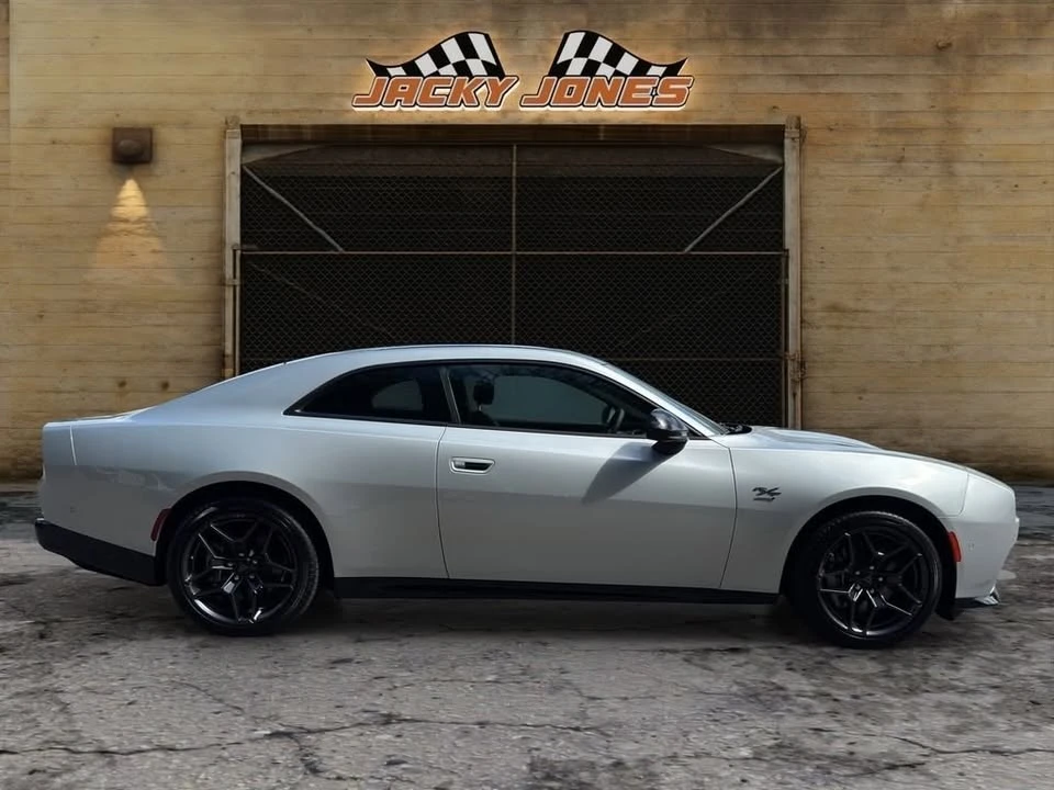 2024 Dodge Charger Daytona 8th Gen - Image 11 of 20