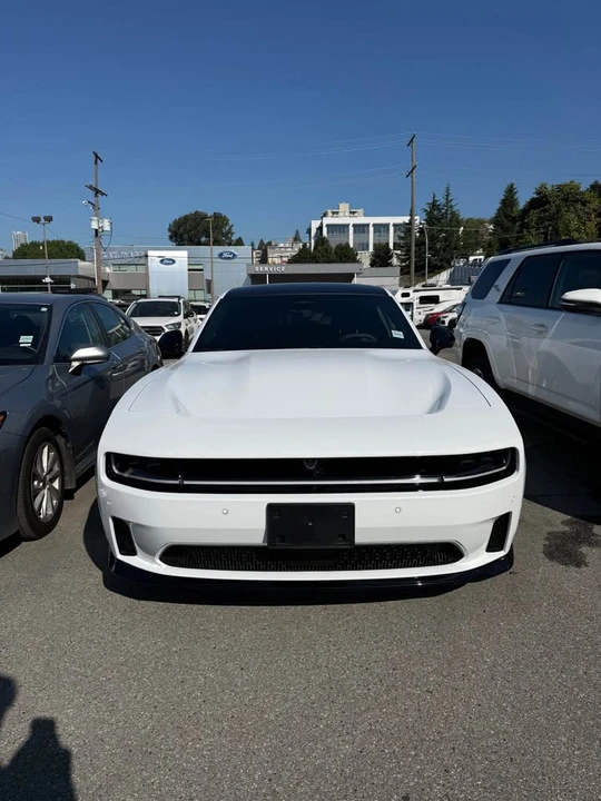 2024 Dodge Charger 8th Gen - Image 2 of 11