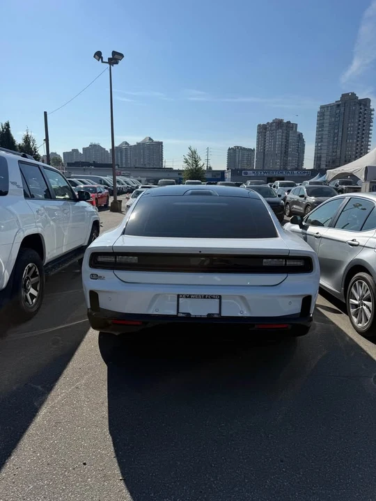 2024 Dodge Charger 8th Gen - Image 4 of 11