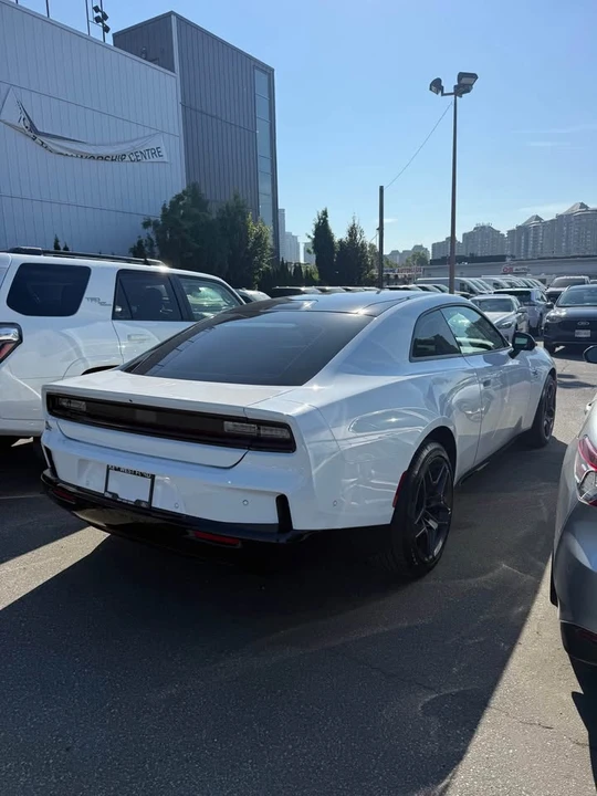 2024 Dodge Charger 8th Gen - Image 3 of 11