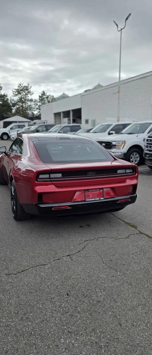 2024 Dodge Charger 8th Gen - Image 5 of 8