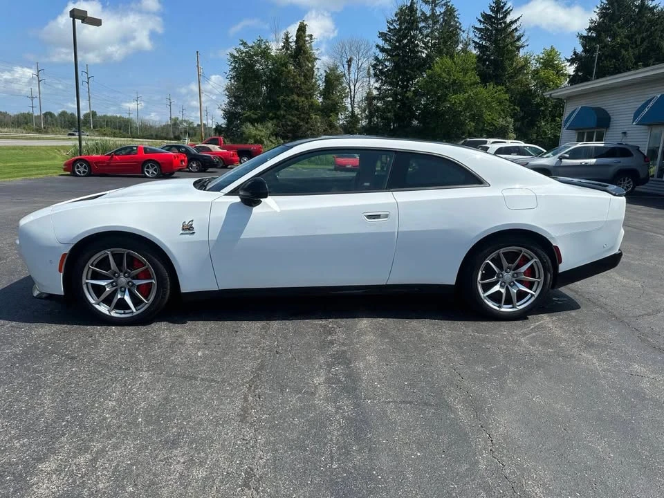2024 Dodge Charger 8th Gen - Image 2 of 16