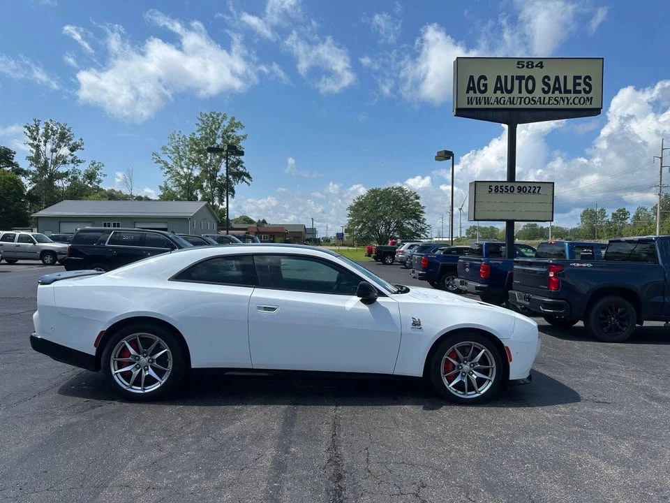 2024 Dodge Charger 8th Gen - Image 14 of 16