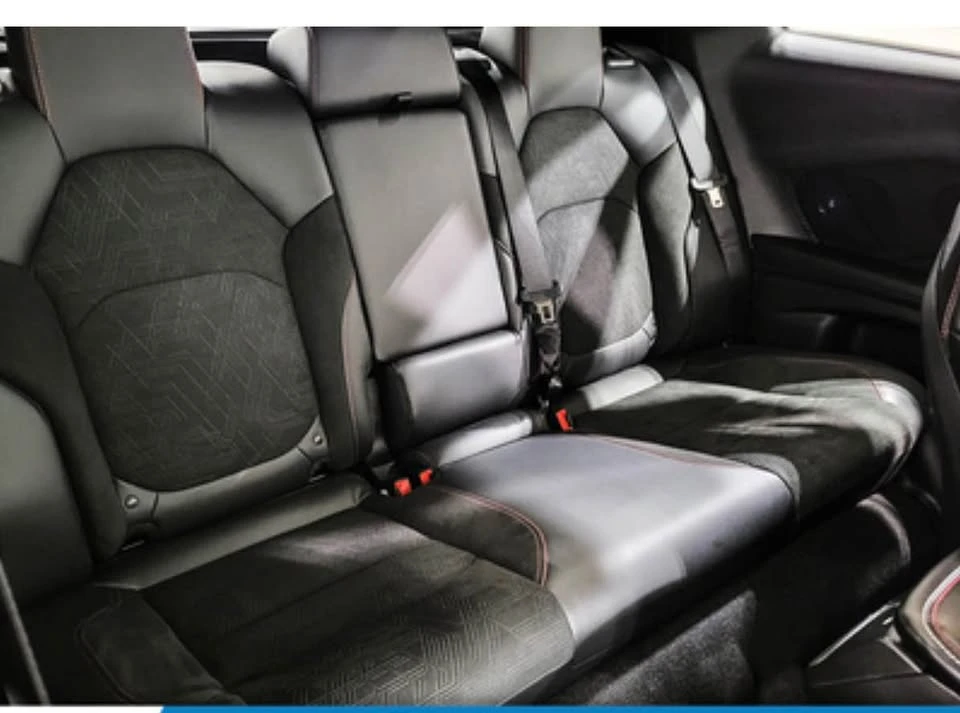 2024 Dodge Charger 8th Gen - Image 10 of 11