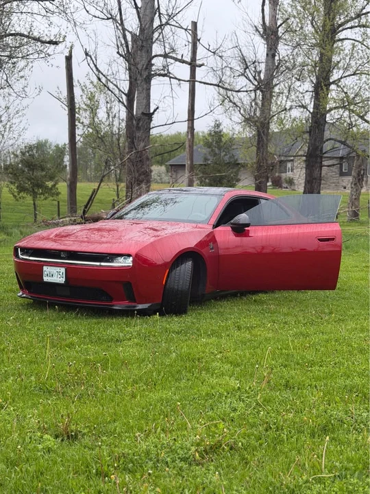 2024 Dodge Charger 8th Gen - Image 6 of 11